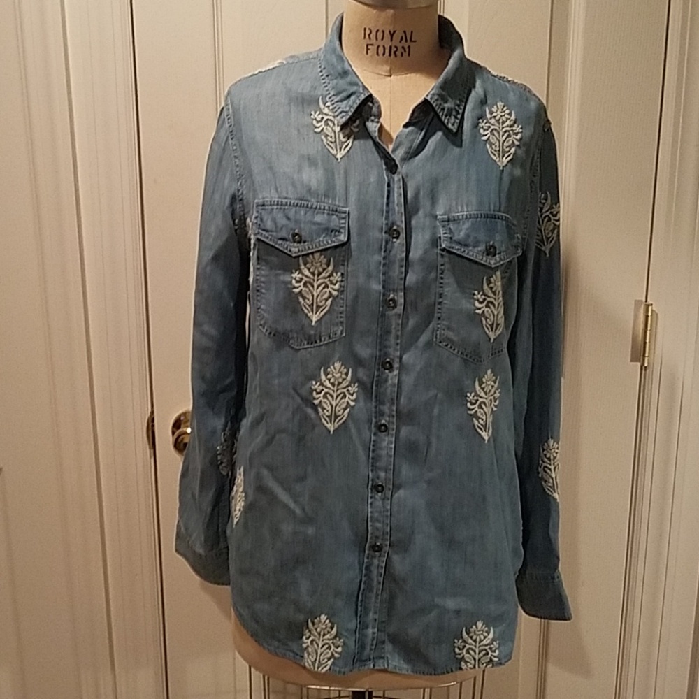 Jach's Girlfriend Embroidered Denim shirt